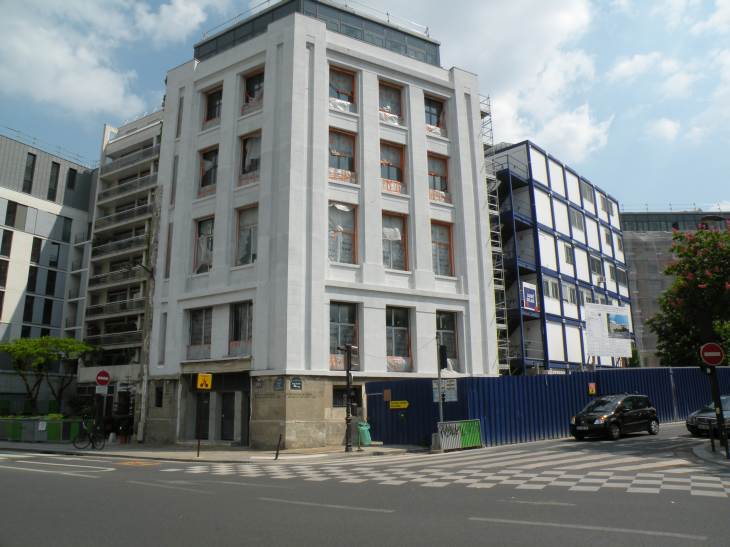  chantier sur immeuble, angle rue de Sèvres, boulevard Pasteur